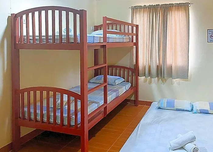 Hotel Reddoorz At La Briana Santa Fe, Bantayan Cebu 2*