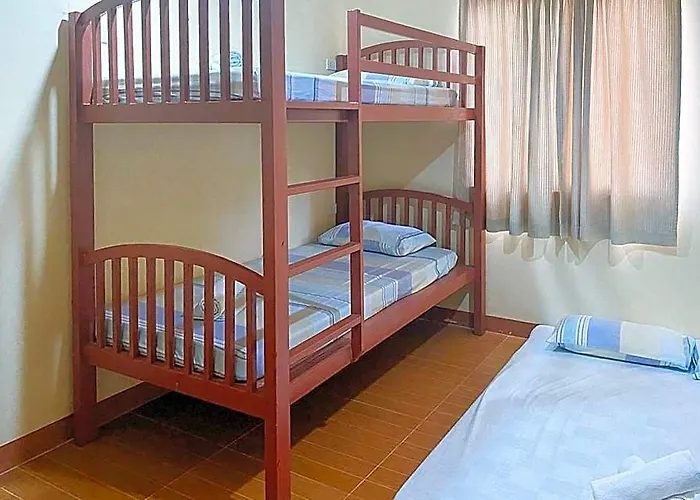 Hotel Reddoorz At La Briana Santa Fe, Bantayan Cebu 2*
